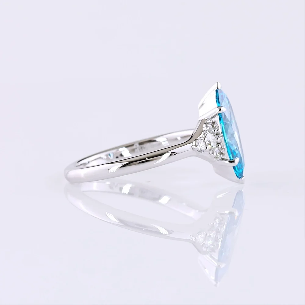 14K White Gold 1.84 Carats Total Weight Marquise Cut Fancy Vivid Blue Lab Diamond Ring with Brilliant Cut Diamond Accents - IGI Certified - Covaloro Fine Jewelry - Image 2