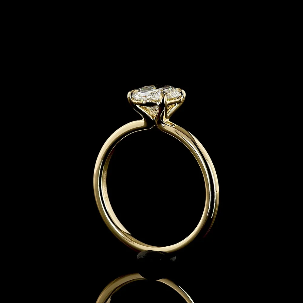 14K Yellow Gold Oval Solitaire Ring with 1.52 Carat Lab-Grown D VVS2 Diamond in Four-Prong Setting - IGI Certified - Covaloro Fine Jewelry - Image 3