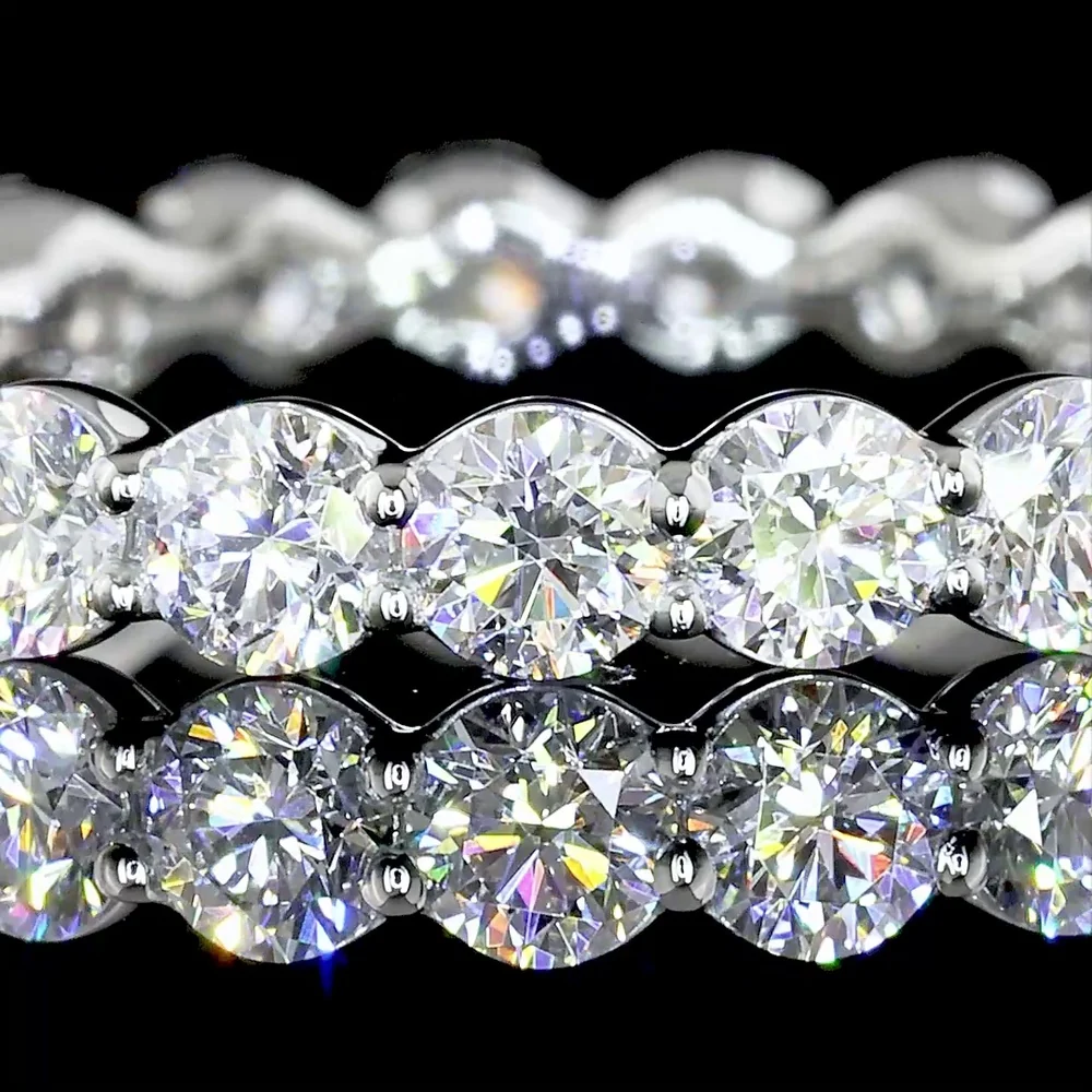 Platinum Round Brilliant Cut Lab Diamond Eternity Band - 1.62 Carats Total Weight, 21 Stones, E-F Color VS1 Clarity - Covaloro Fine Jewelry - Image 3