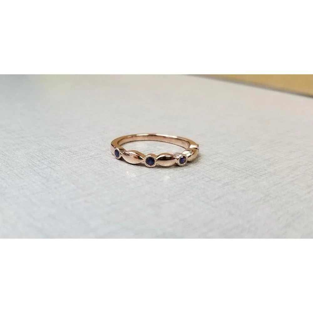 Roman & Jules - 14K Rose Gold Sapphire Ring with 5 Round Sapphires - 0.12 Carat Total Gem Weight