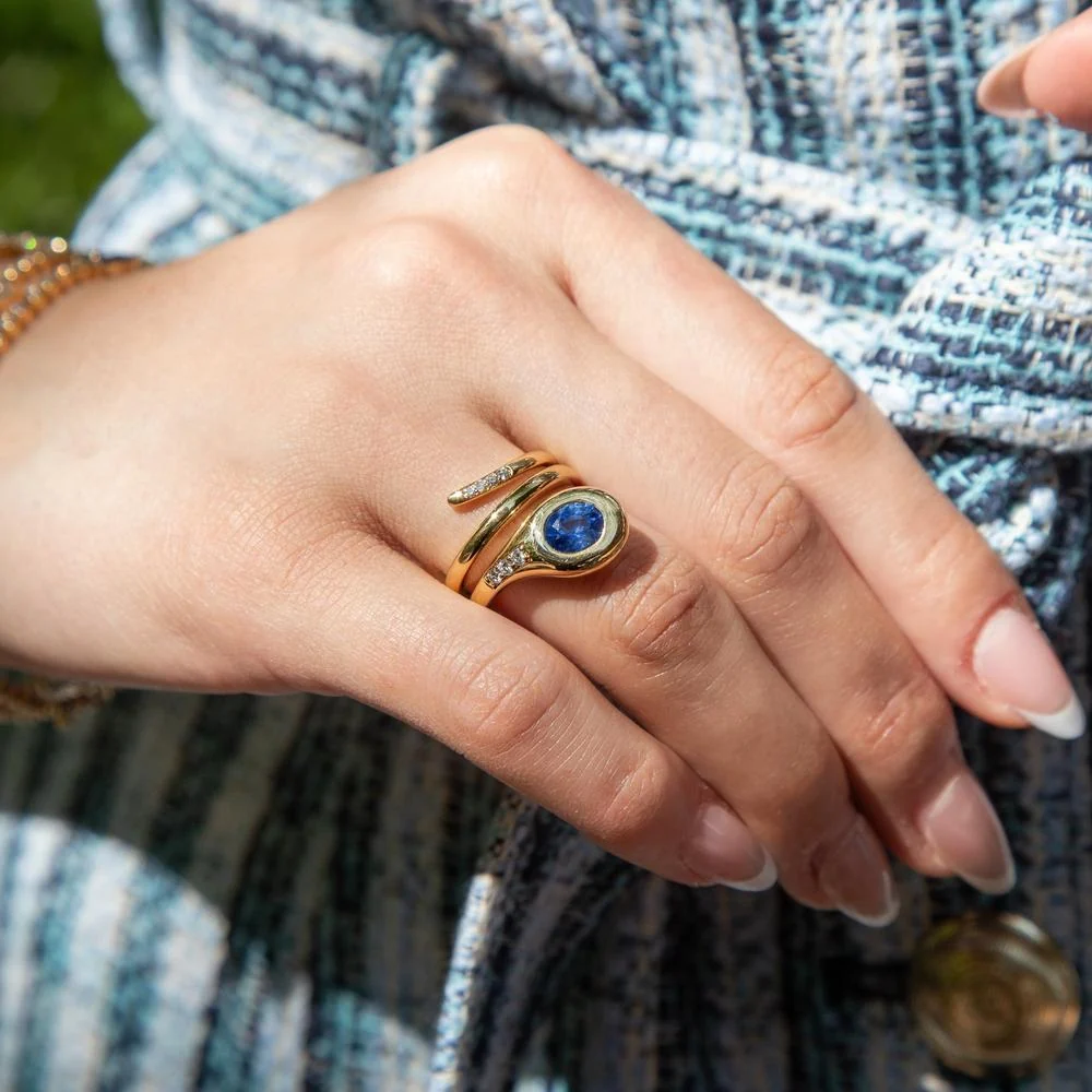 Ruchi New York - Esme Wrap Ring in Blue Sapphire in 18K Yellow Gold - Image 2