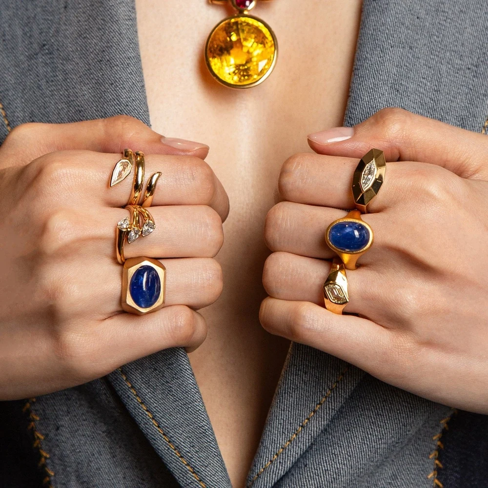Ruchi New York - Ocea 9.86 Carat Cabochon Blue Sapphire Cocktail Ring in 18K Yellow Gold - Image 3